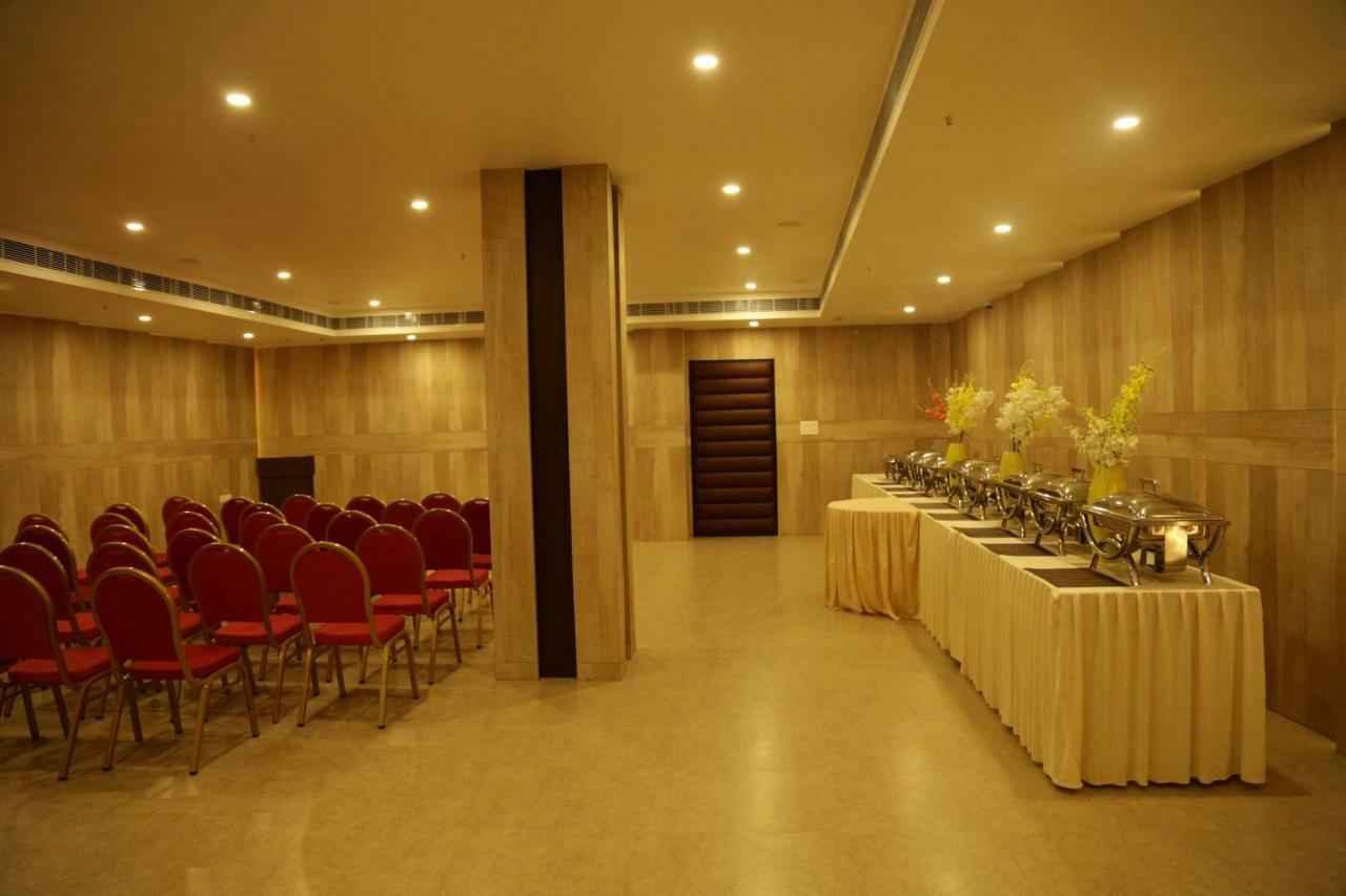 Prism A Boutique Hotel Jorhāt 외부 사진