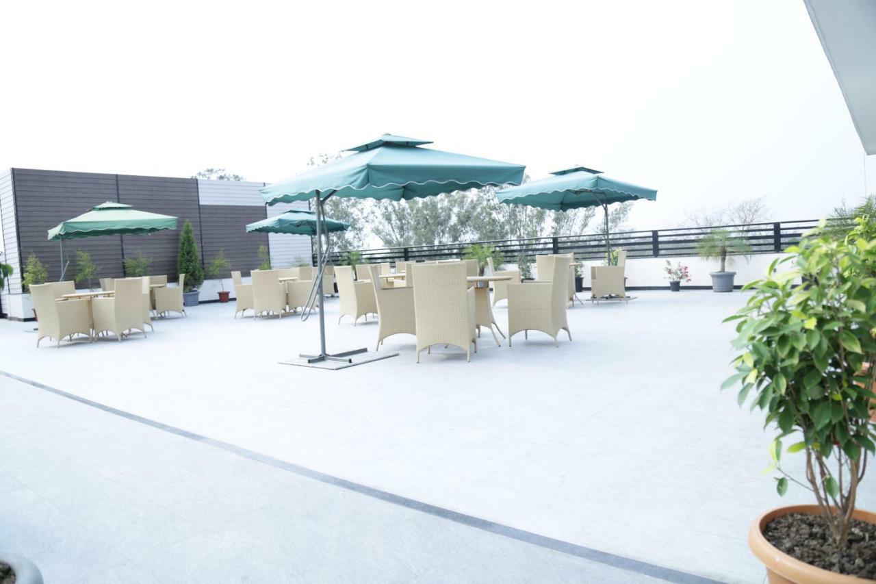 Prism A Boutique Hotel Jorhāt 외부 사진