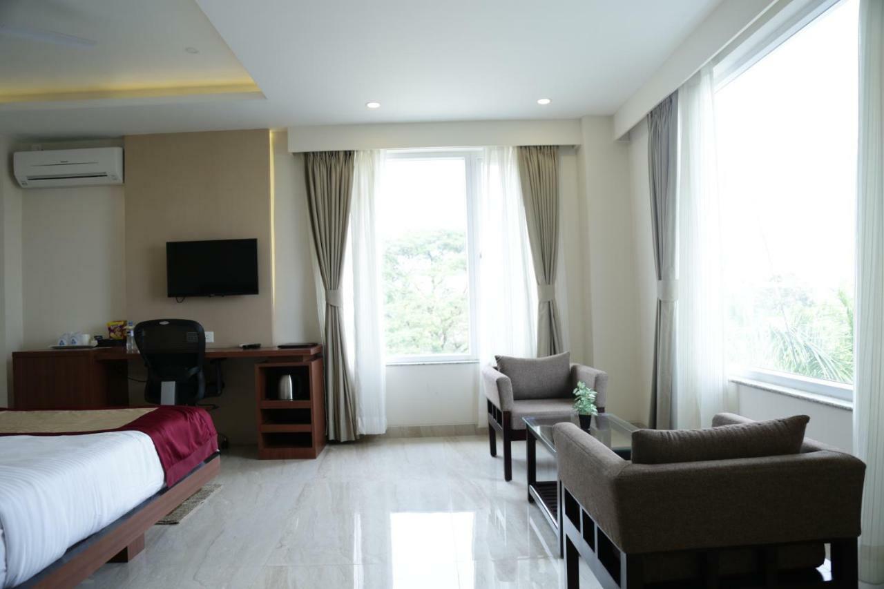 Prism A Boutique Hotel Jorhāt 외부 사진