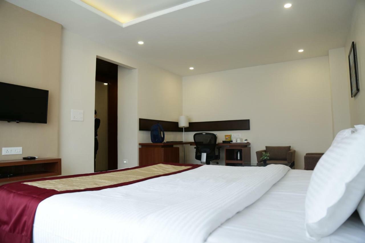 Prism A Boutique Hotel Jorhāt 외부 사진