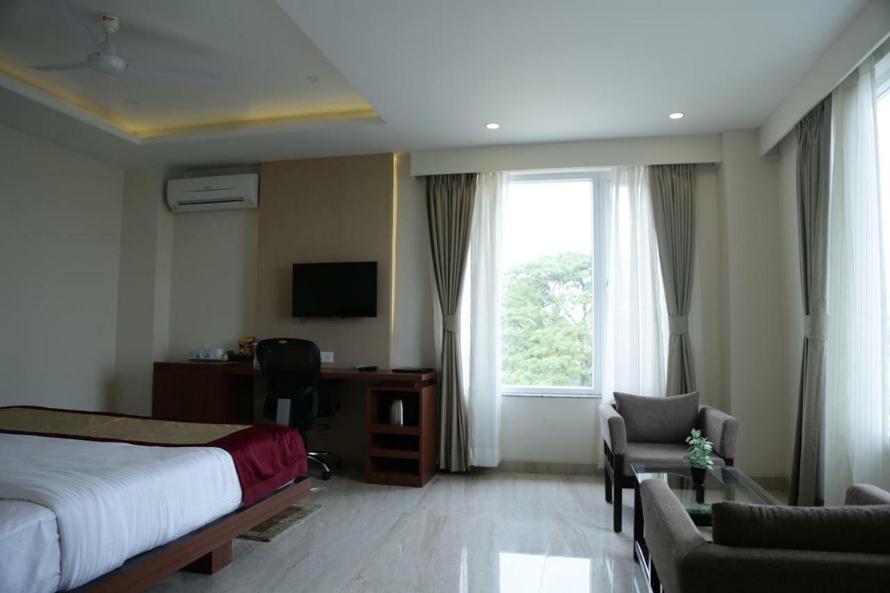 Prism A Boutique Hotel Jorhāt 외부 사진